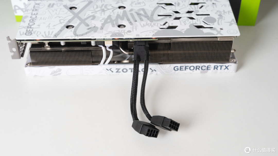 索泰RTX 4070 X-GAMING OC欧泊白新卡评测,2K高帧利器4K可入门