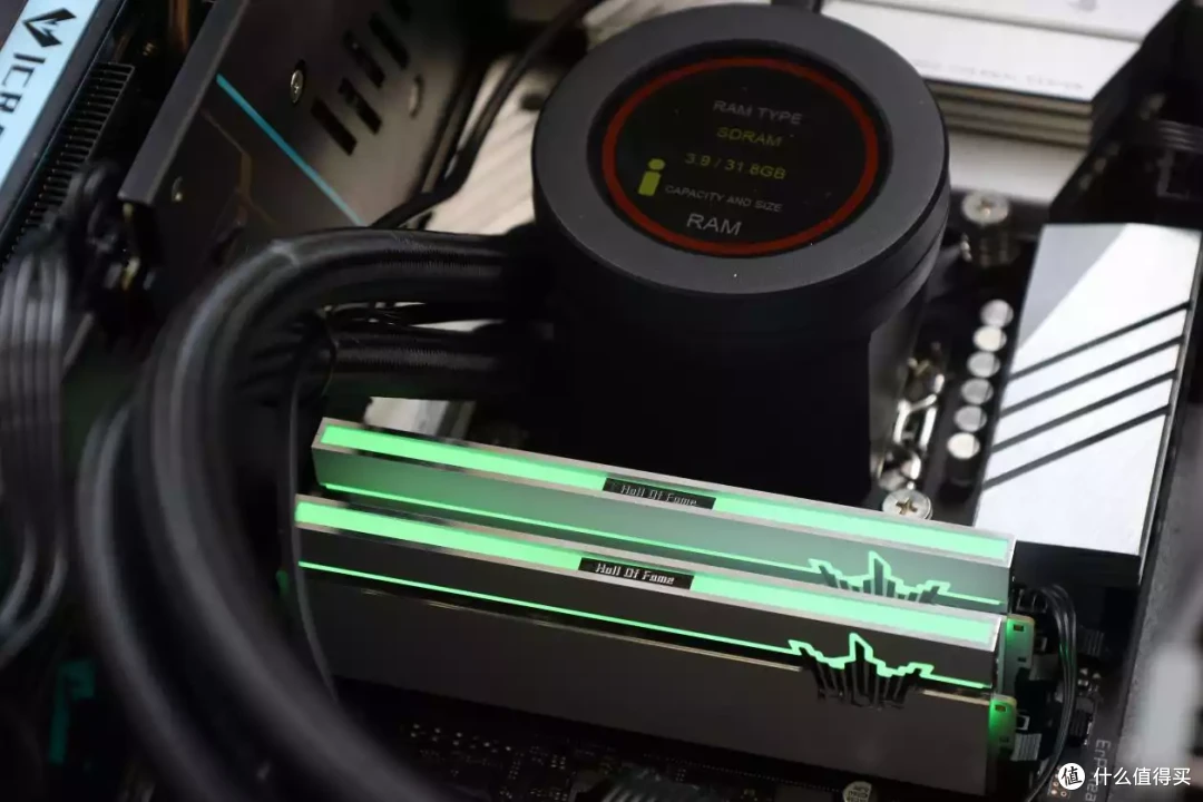 纯白外观,轻松释放性能,影驰HOF PRO DDR5 7200MHz灯条小试