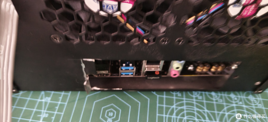 选购小配件 换个思路解决机箱存在的问题