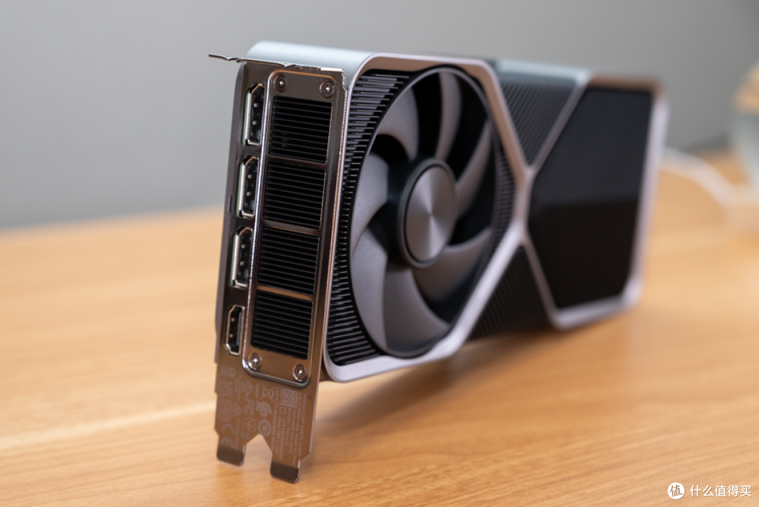 英伟达GeForce RTX 4070显卡首发评测：DLSS 3与AI让使用体验成倍提升