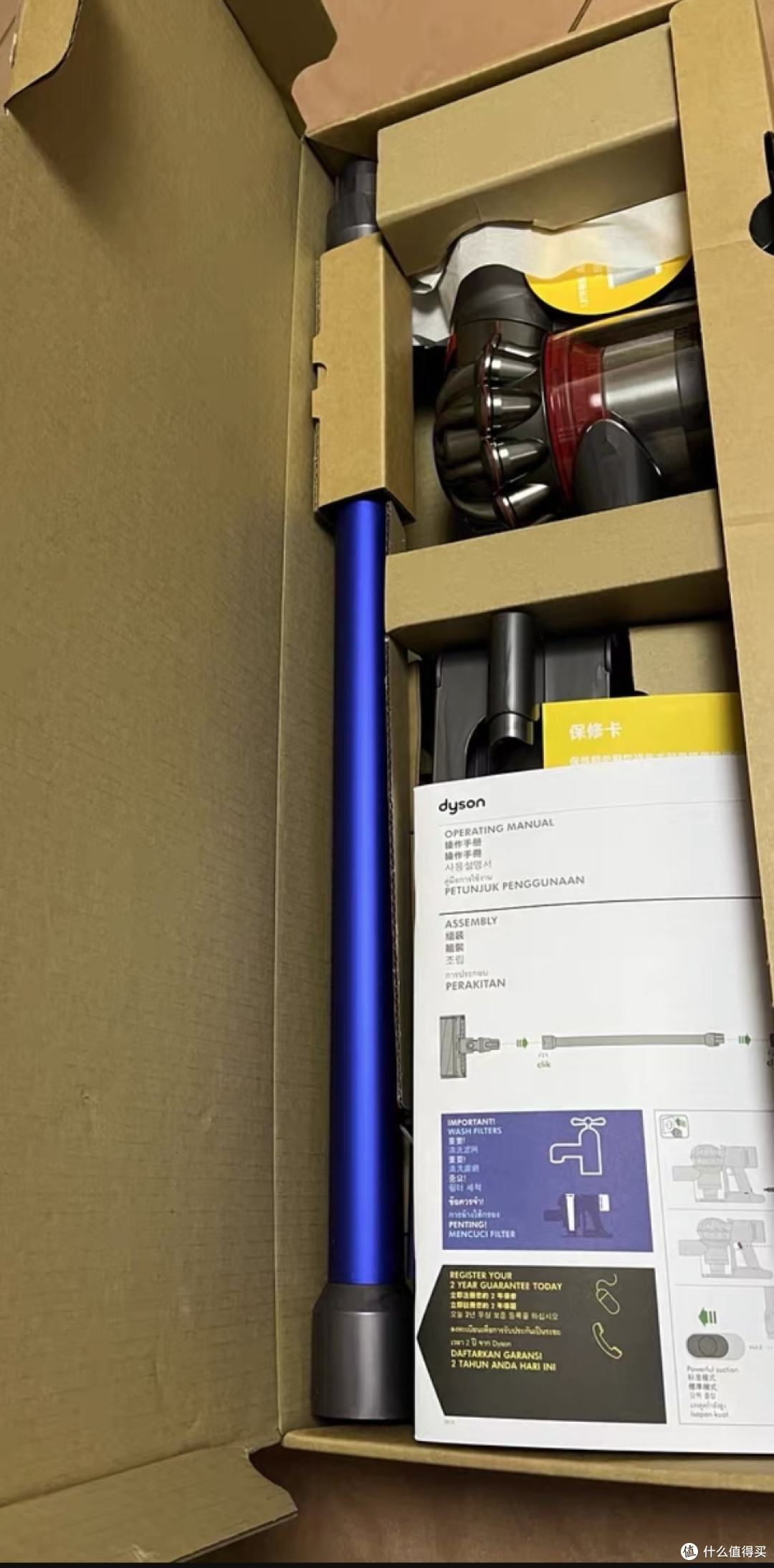 手持吸尘器是一种高效、便携、多功能的清洁工具