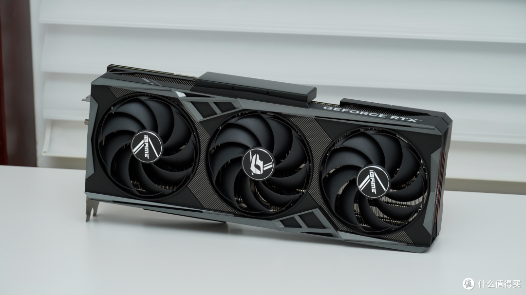 万元装机最优选，2K游戏甜品卡 iGame GeForce RTX 4070 Vulcan OC 首发测评