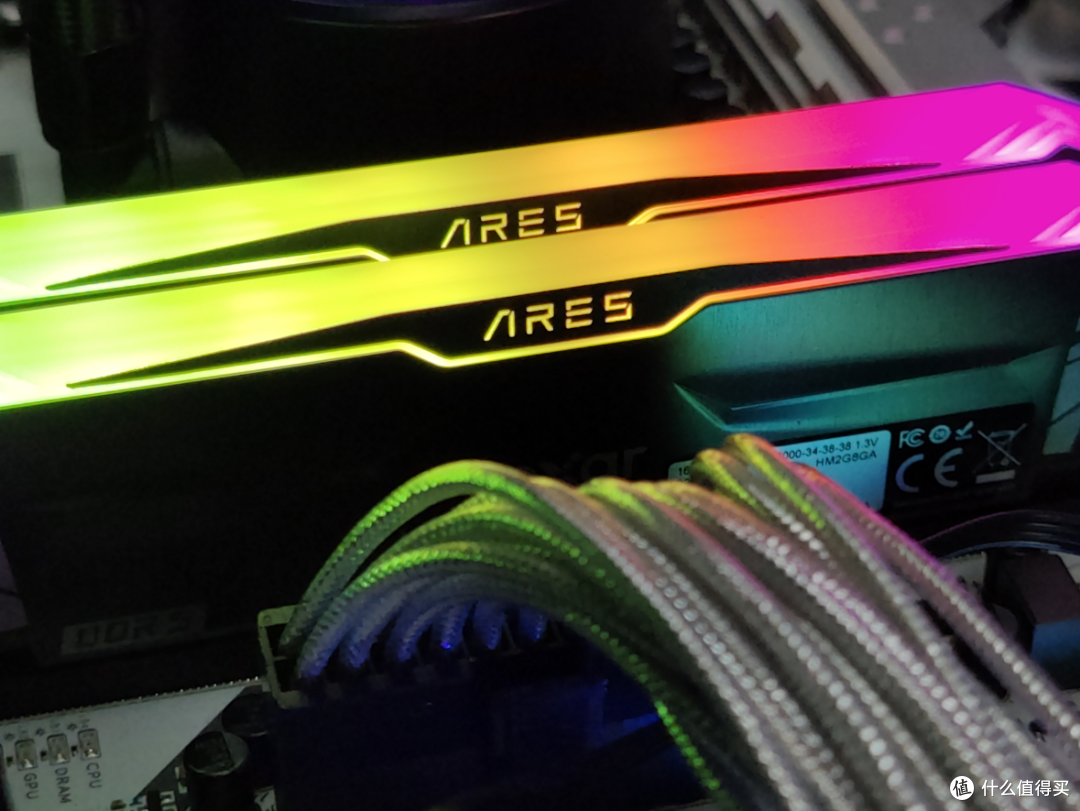 万元装机最优选，2K游戏甜品卡 iGame GeForce RTX 4070 Vulcan OC 首发测评