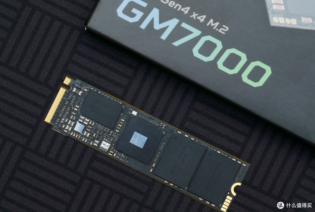 万元装机最优选，2K游戏甜品卡 iGame GeForce RTX 4070 Vulcan OC 首发测评