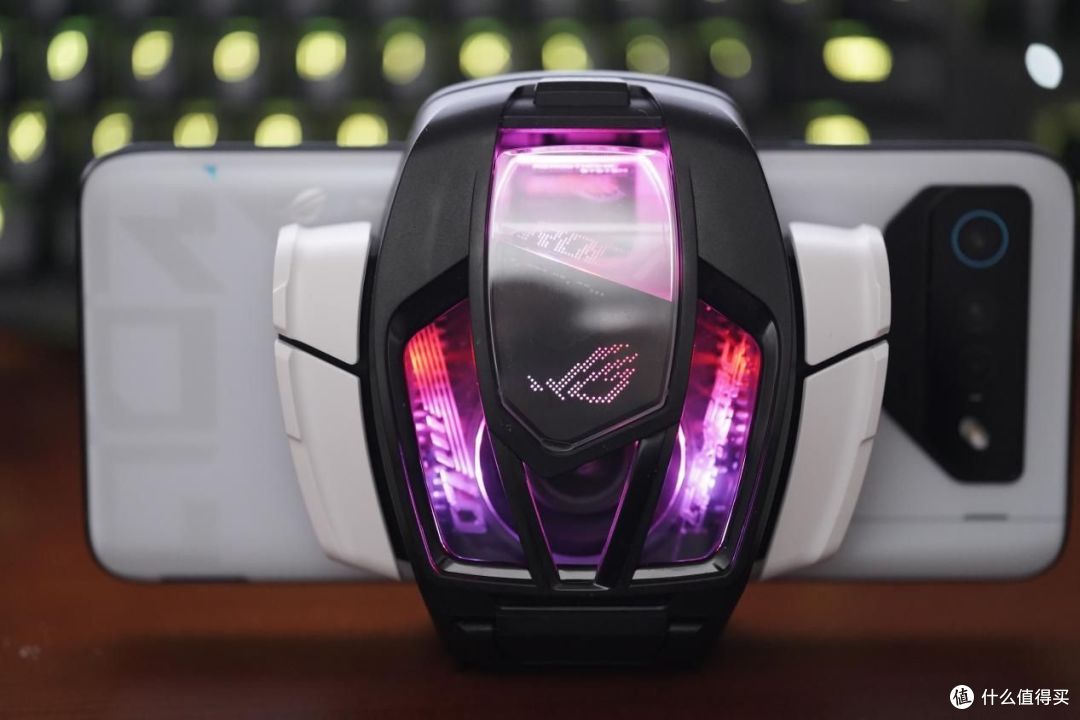 游戏手机是伪命题？ROG7游戏手机深度评测，确实玩游戏更好。