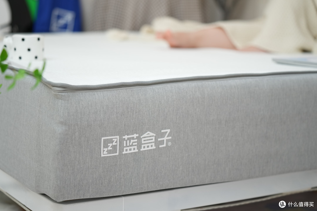 舒缓上班劳累,床垫你该怎么睡?来谈一谈正确的睡姿和床垫的选购!