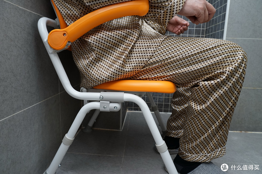 老人和孕妇沐浴，也能如此如此轻松：安全又方便的松下折叠沐浴椅