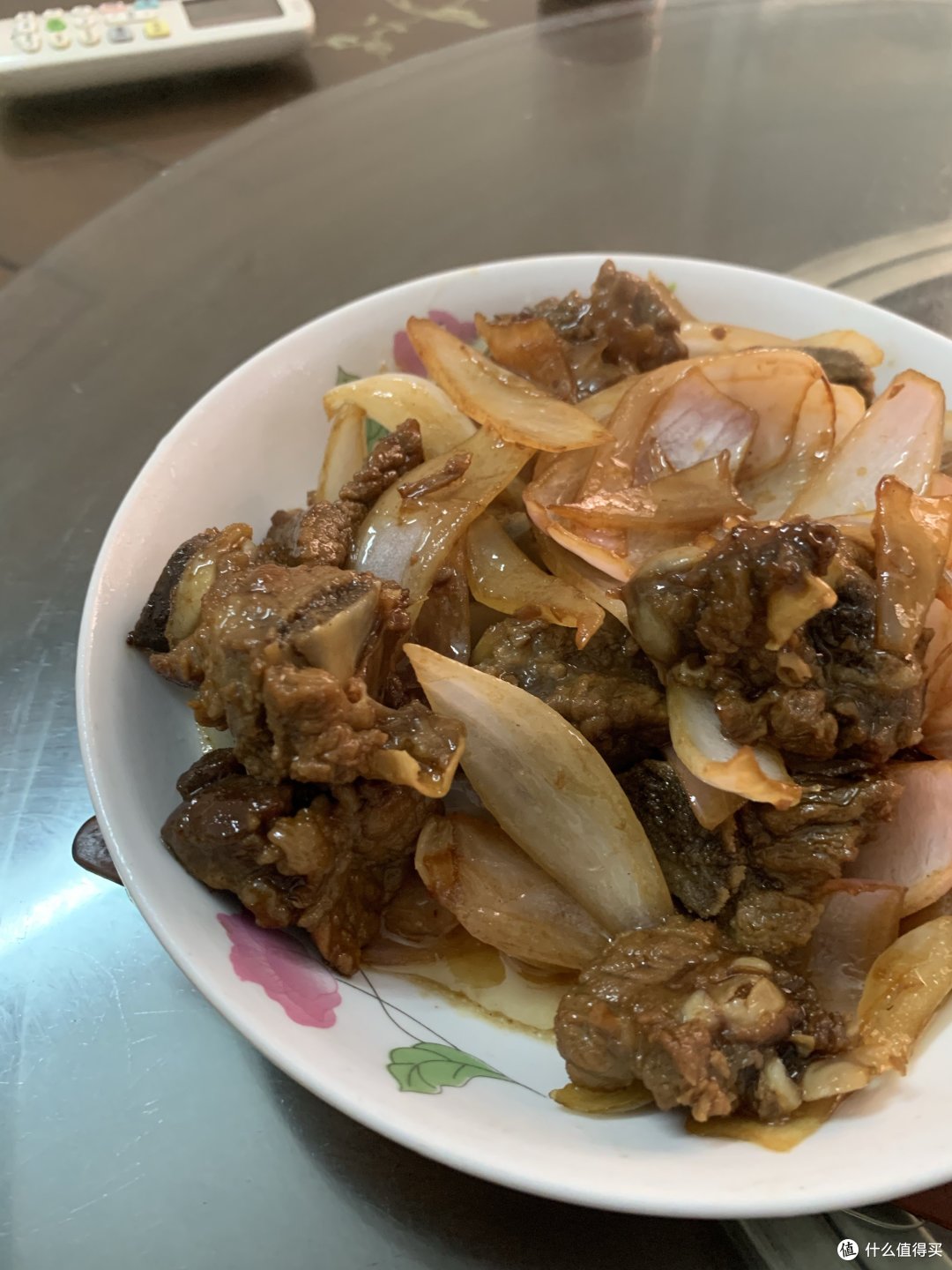 洋葱加红烧排骨，很下饭