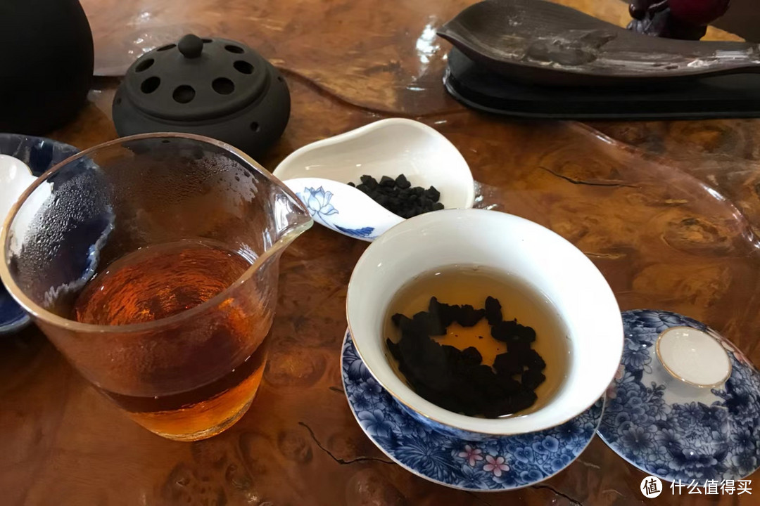 喝茶不跟风，跟风需谨慎，如果说老茶头是普洱茶窝堆产生的副产品，那碎银子则是商家的营销产物