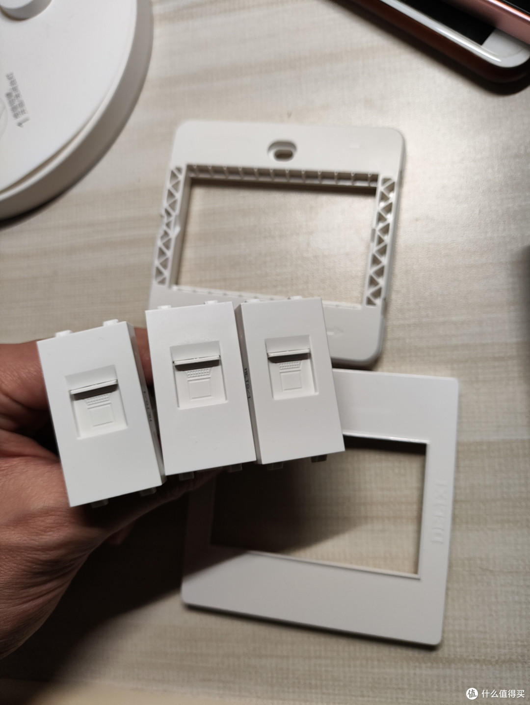 小白级剖析智能家居全屋wifi覆盖必备品——三位网口插座