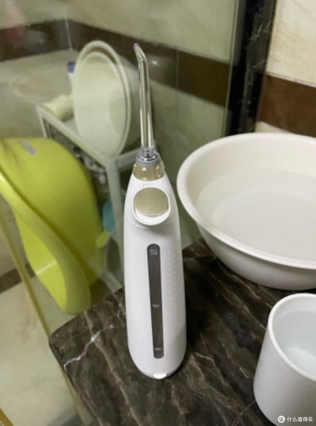 闪亮美齿的秘密武器——电动牙刷和冲牙器