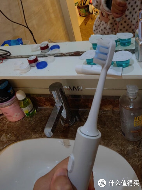 从“腐牙”到“珍珠白”：为什么电动牙刷和电动冲牙器是现代女性的必备品？