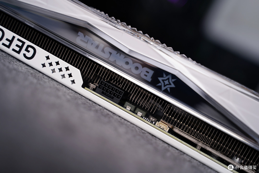 2K高刷畅玩的新利器,真七零!影驰GeForce RTX 4070 12GB 星曜OC开箱评测