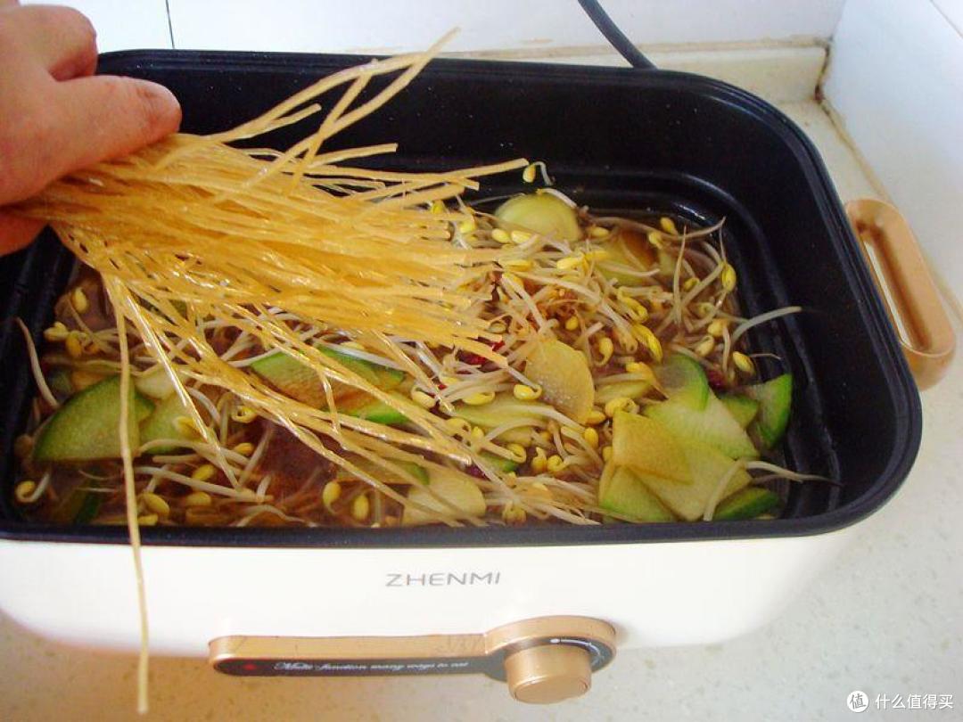 吃萝卜,多加两种食材,一锅炖出来,爽口劲道营养足