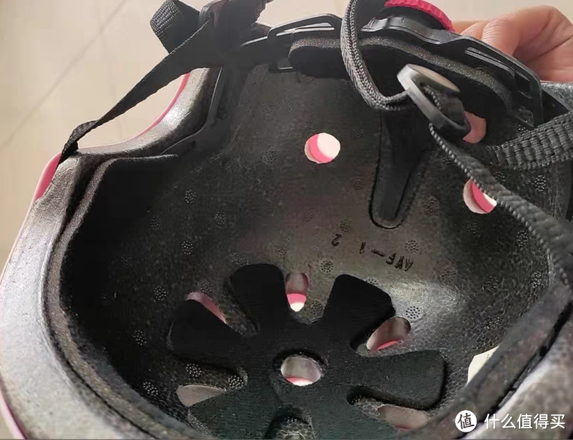 陪孩子骑行,该有的护具不能少