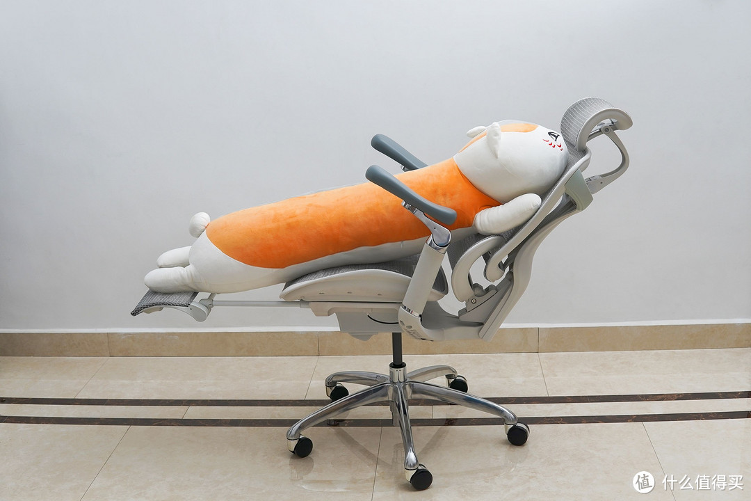 ​高端人体工学椅高端在哪？多款产品实测对比带你看个通透