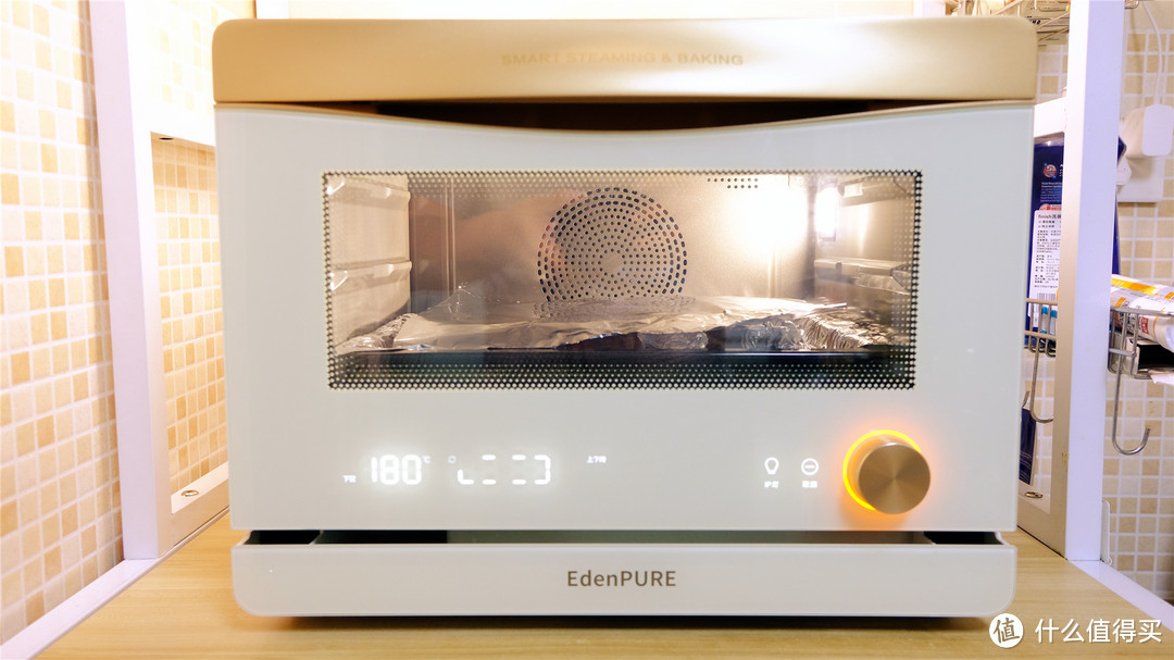 厨房内存空间不足？选蒸烤一体机，解决厨房空间难题，蒸、烤、炸”一机多用，享受且精通