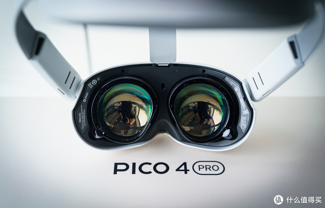 虚拟与现实的完美体验-PICO 4 Pro VR一体机