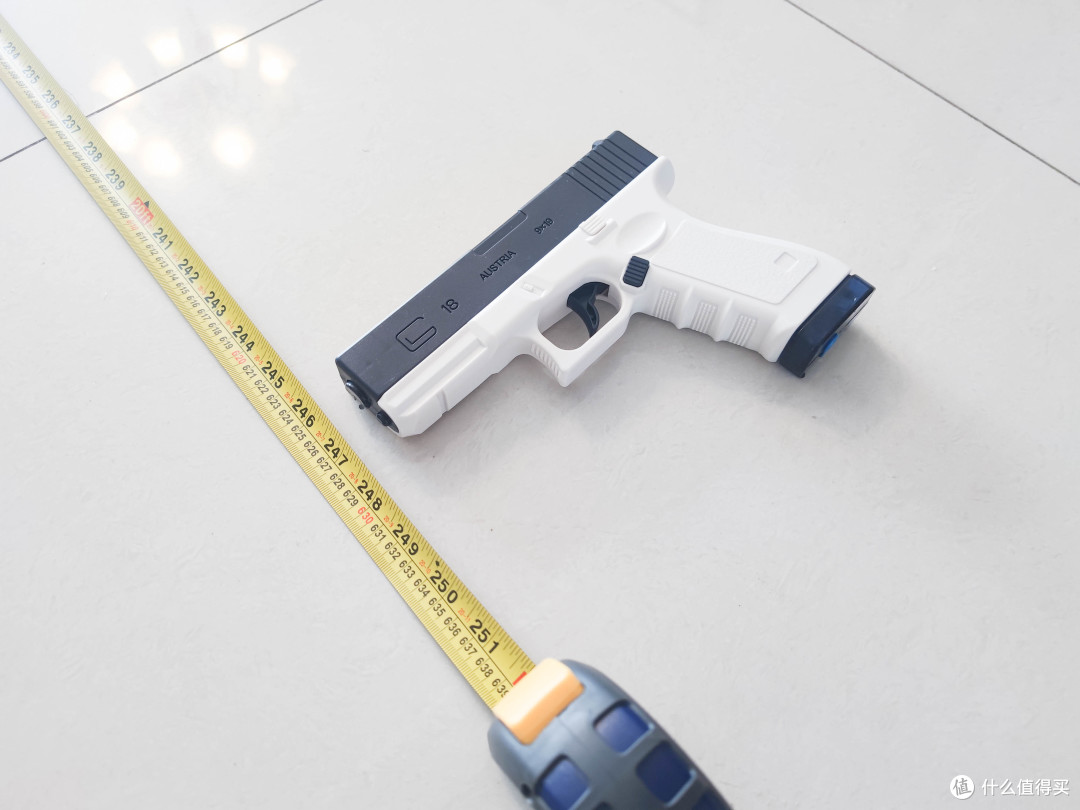 半自动连击80发不卡壳:9块9入手双弹夹Glock机械水枪玩具晒个单