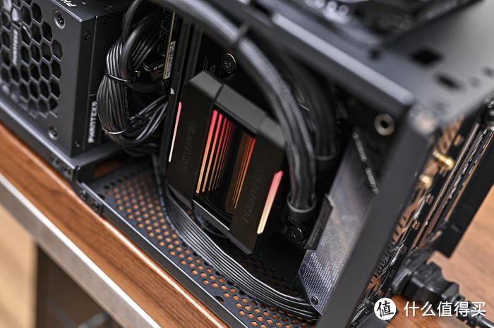 搭建 AM5 性能小钢炮——ROG X670E-I+追风者 Shift XT P121 装机展示