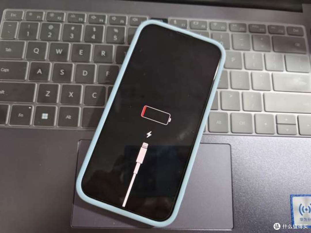 网上中奖个iPhone14，送给女友后她更爱我了！大家来看这手机咋样