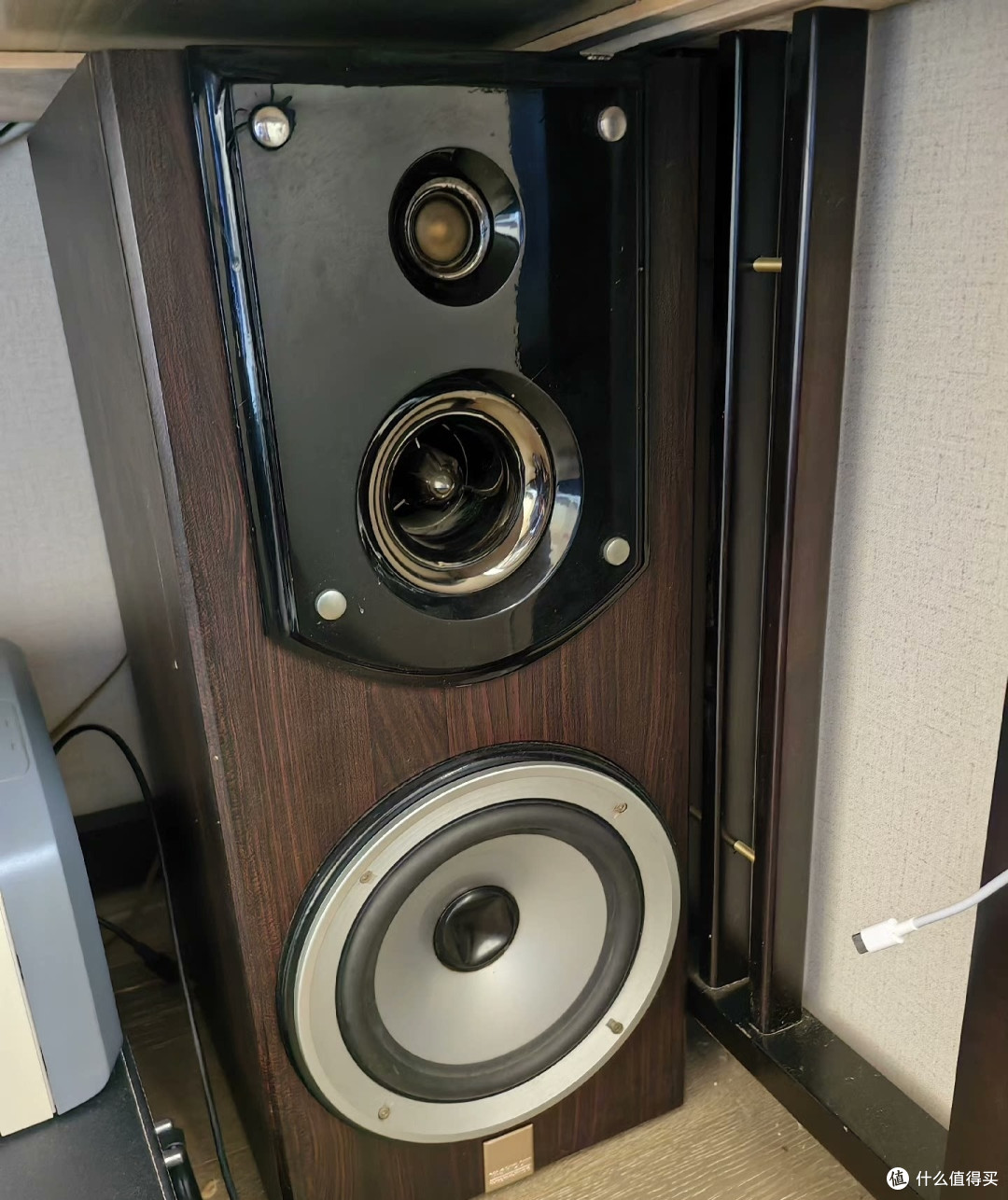 可以尝试一下家用音箱呀。