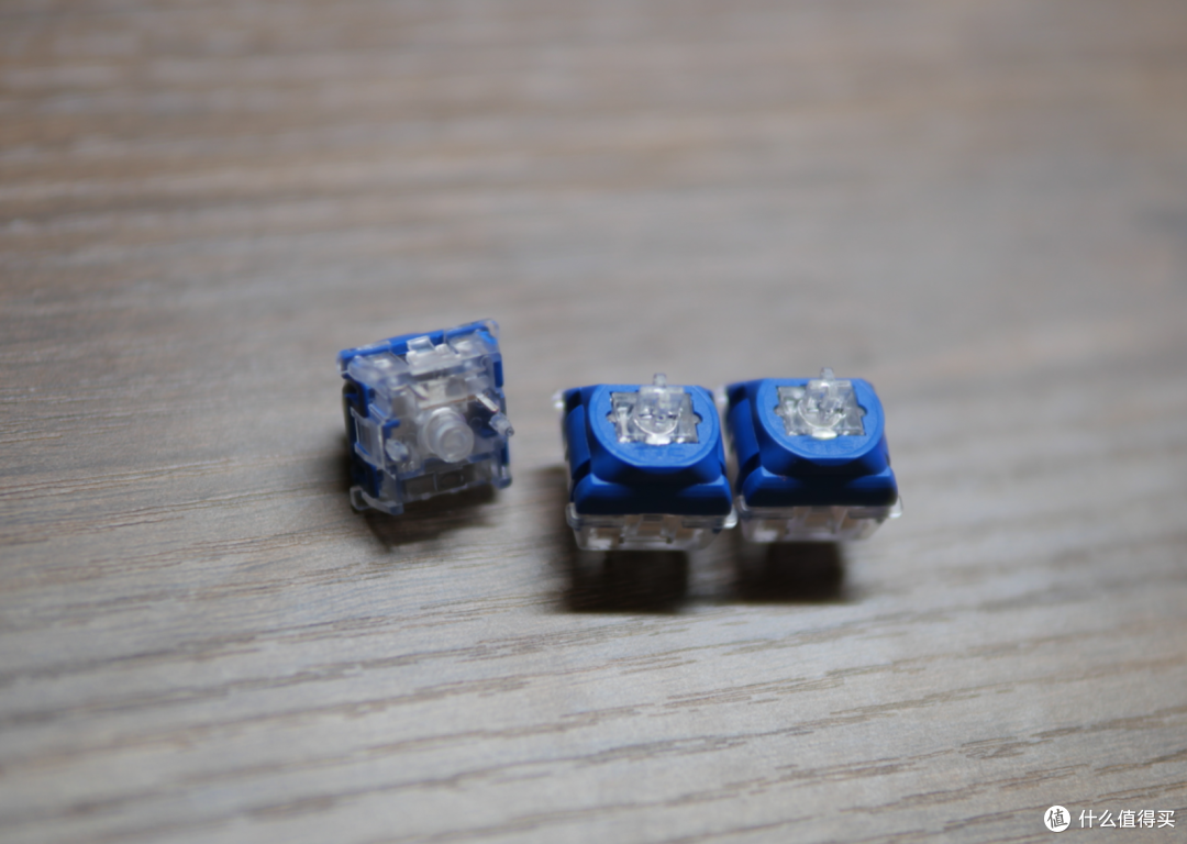 同时满足视觉、触觉、听觉三重感受,也许可以一把退烧的虎八兔F75体验分享