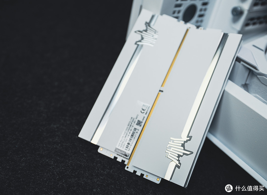 轻松超8000MHz!影驰HOF PRO DDR5-7200MHz众测体验报告