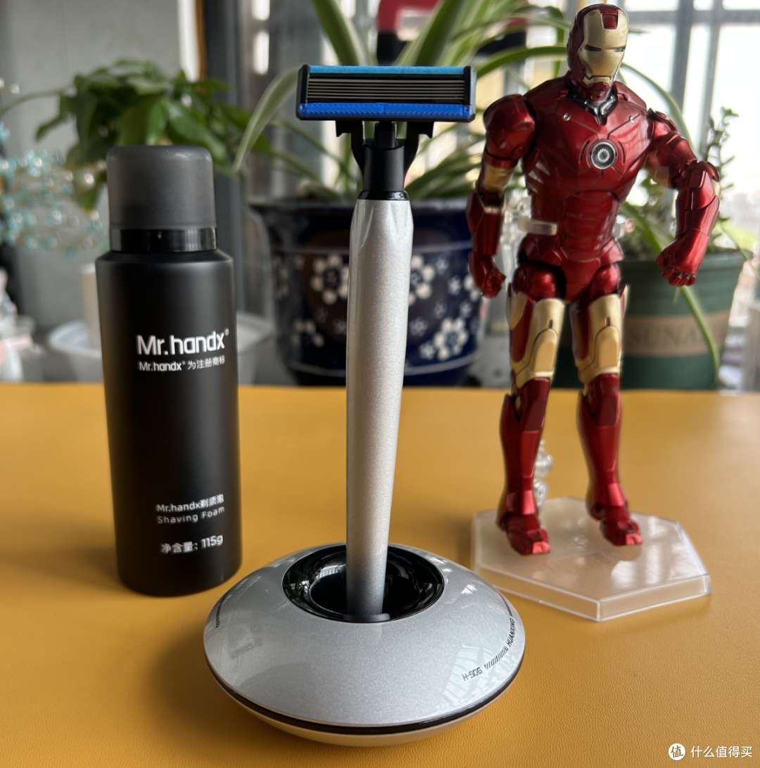 男人的专属玩具：『焕醒星洞小飞碟手动剃须刀』开箱试玩