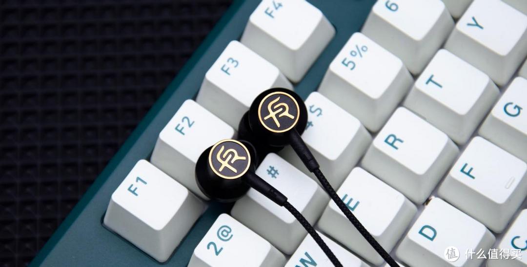 将千元HiFi级音质装进无线颈挂脖式运动蓝牙耳机里?绯乐H10b评测