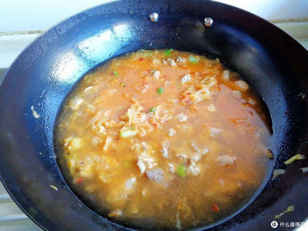 我家晚餐只有两菜一主食,酸爽开胃又好吃,上班族回家做真好