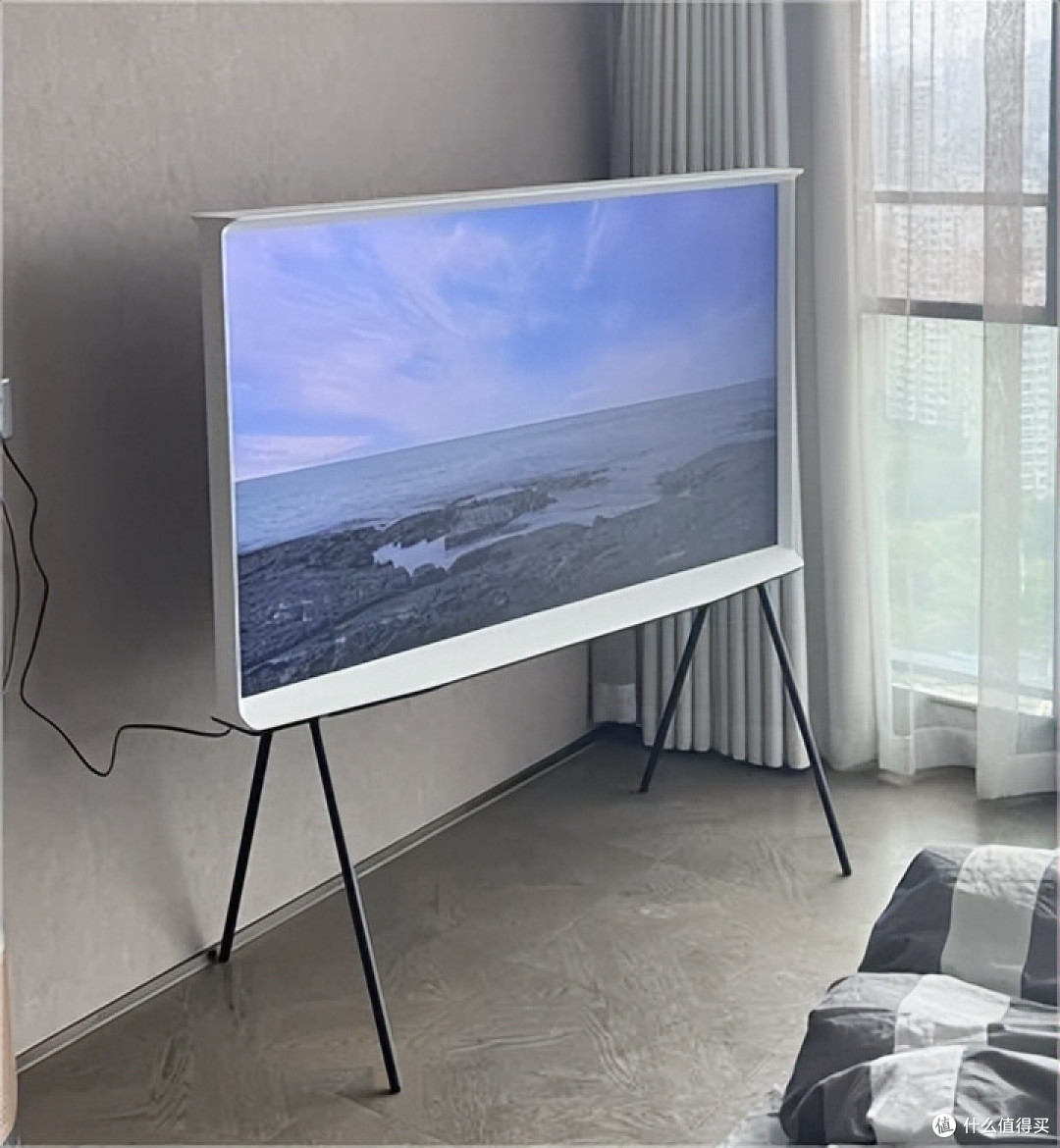 三星55英寸Serif画境电视机：极具设计感的智能电视