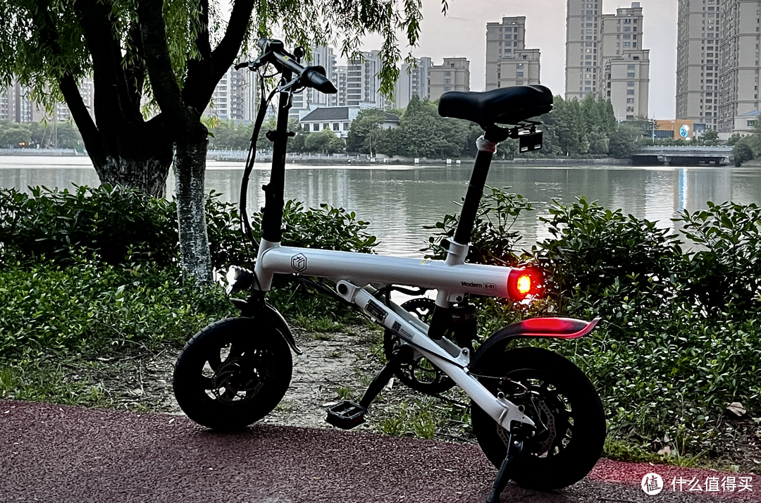 1.6K入手伪装成折叠自行车的电瓶车——京东京造Modern E-01体验分享