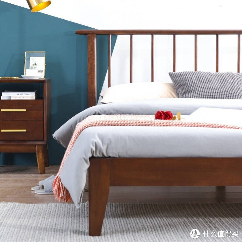 实木双人床，简约设计，让您安然入眠