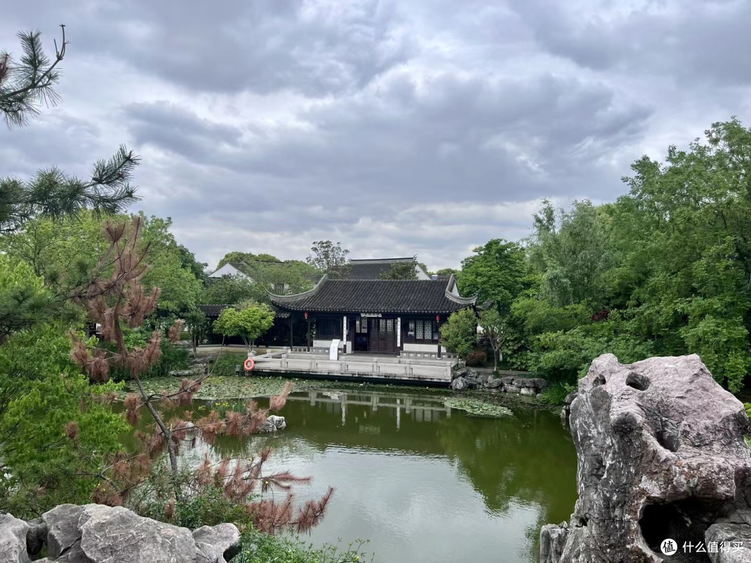 春天游苏州古镇,乘船观美景