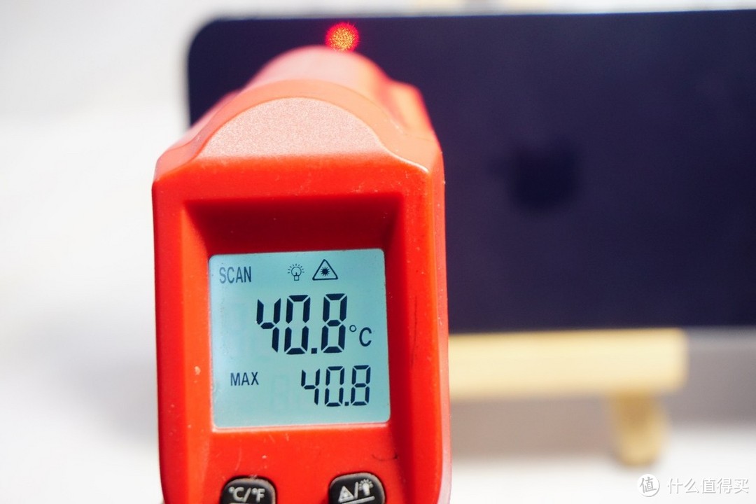 炎炎夏日拯救手机发热卡顿，红魔散热器4 Pro背夹版上手实测