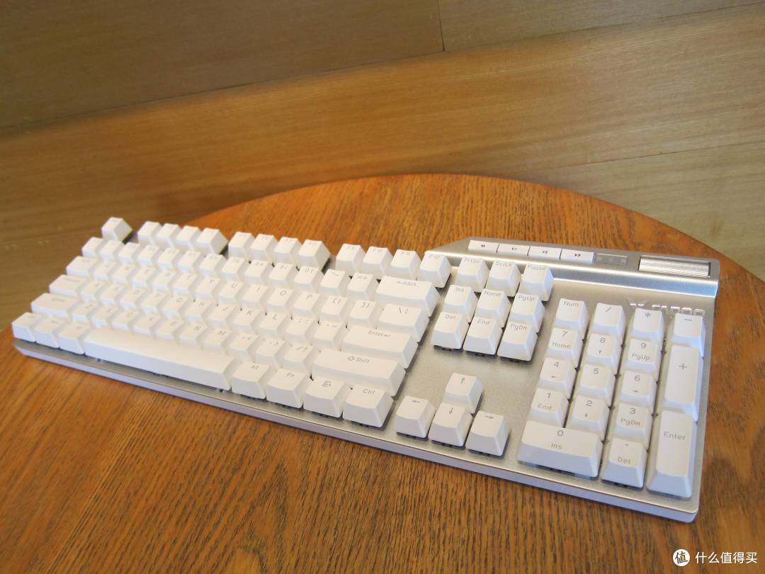 机械键盘也能DIY!雷柏V700DIY热插拔型游戏机械键盘玩法多