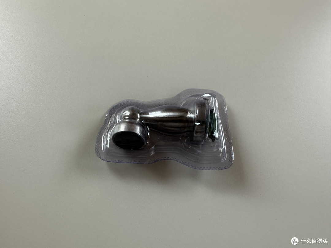 将错就错|水电工吊顶多留了一组筒灯,正好用来吊装小爱音箱Pro