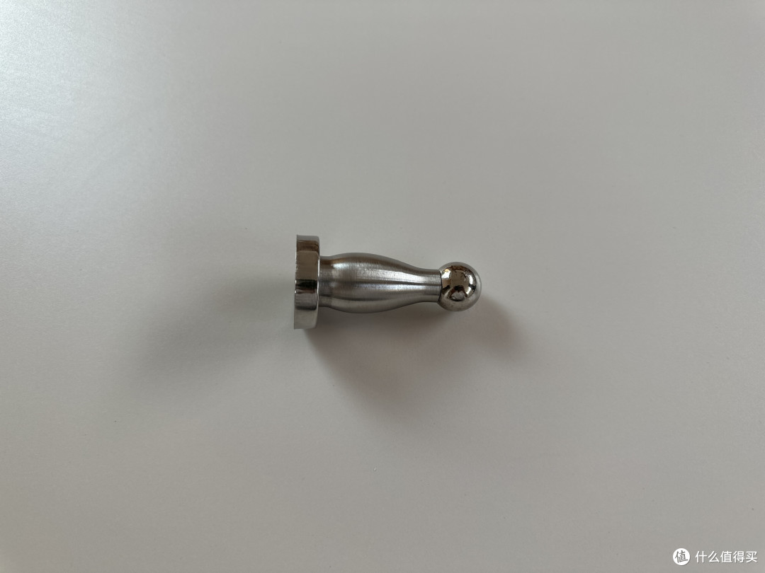 将错就错|水电工吊顶多留了一组筒灯,正好用来吊装小爱音箱Pro