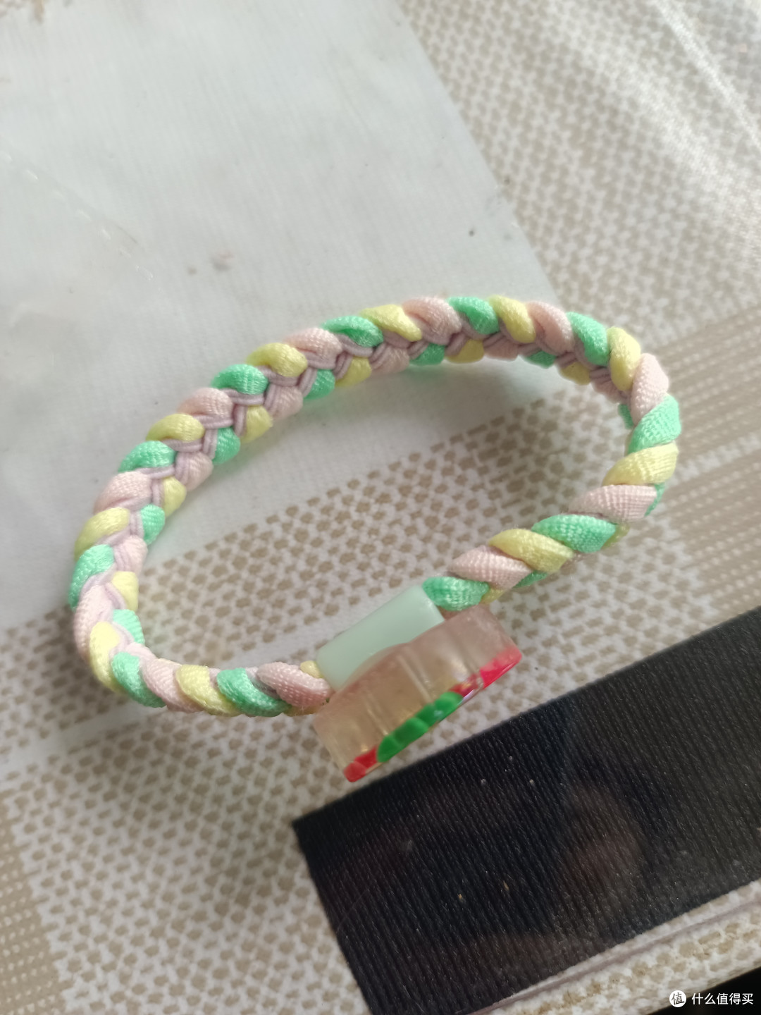 跟着网上的教程自己编织的头绳,成就感满满