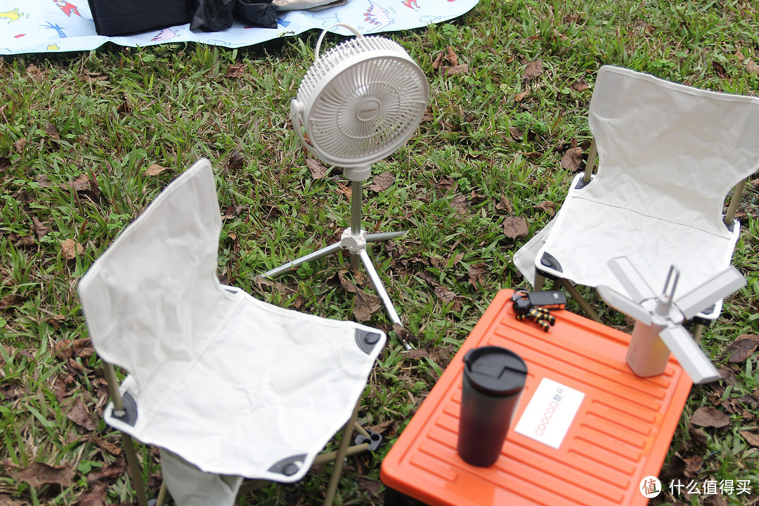 露营逐渐内卷！能驱蚊能当充电宝的露营风扇还是第一次见！