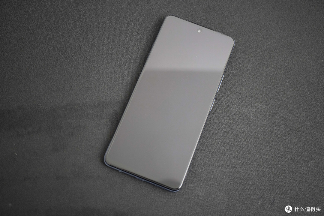 开箱IQOO Z7x,6000毫安+80W快充的续航怪兽