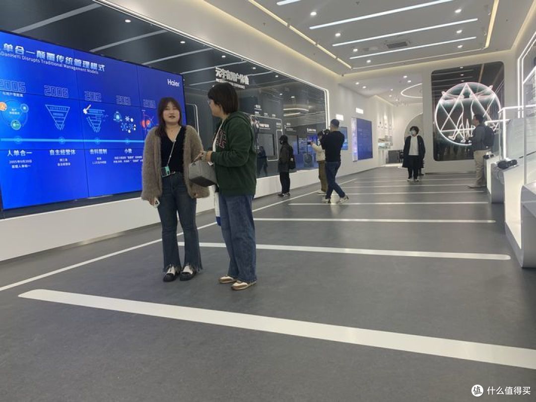 是科技驱动智慧生活，还是用户需求引导「技术变革」？卡萨帝探厂揭秘