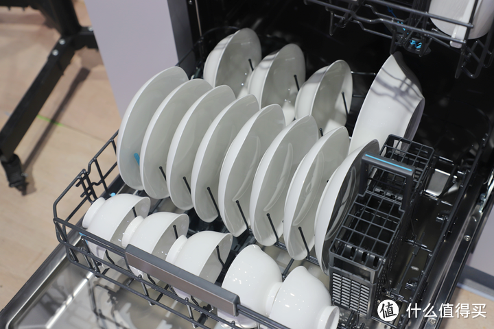 专利「双面洗」，80°C微蒸汽，自动开门，海尔W600洗碗机新品速递！