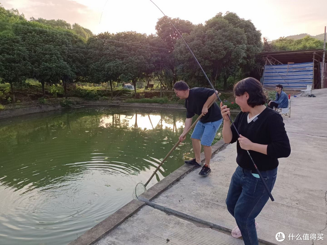 全家都钓鱼，我就是⬆️鱼饵和取鱼获的