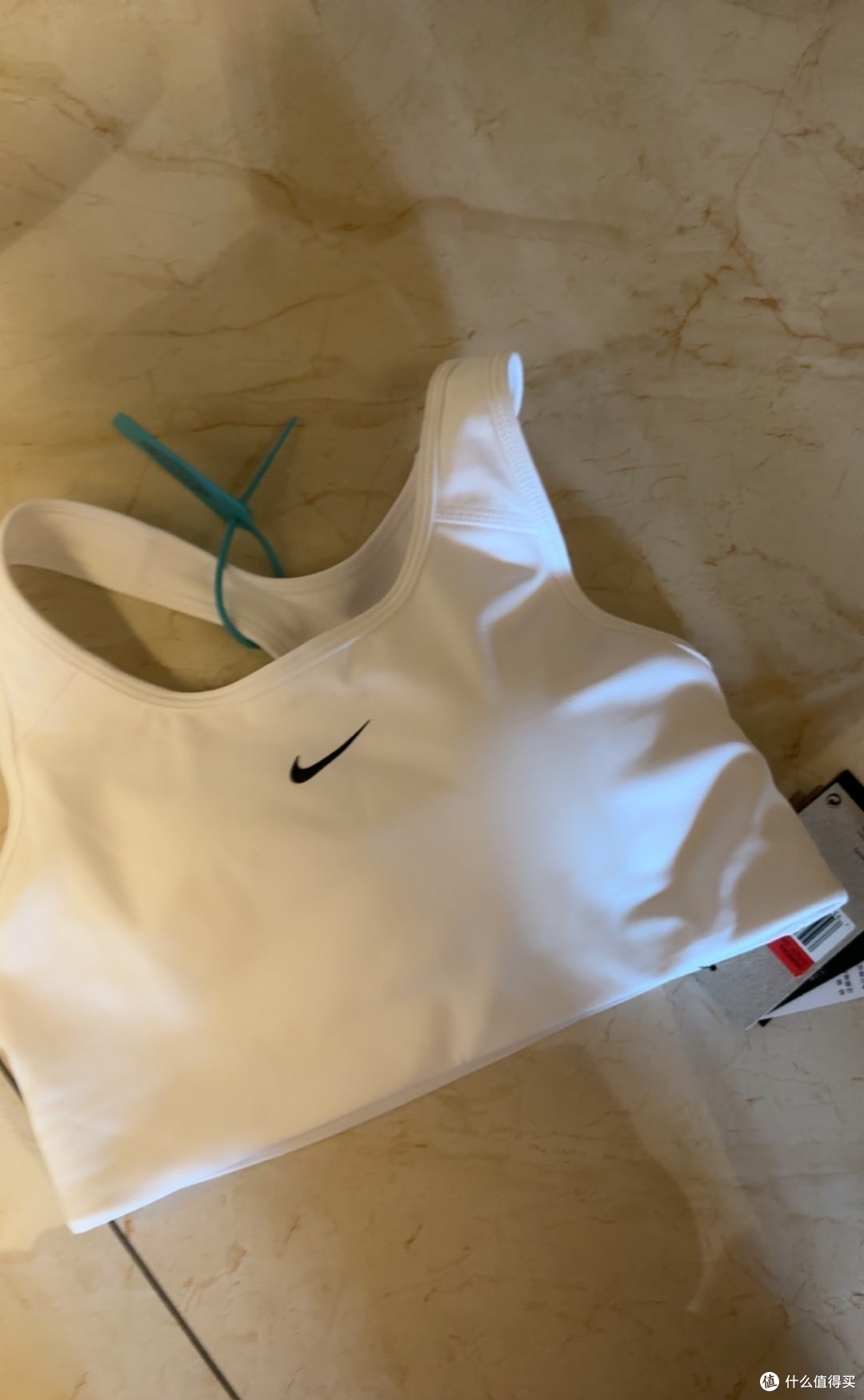 Nike的运动内衣穿着又好看又舒服