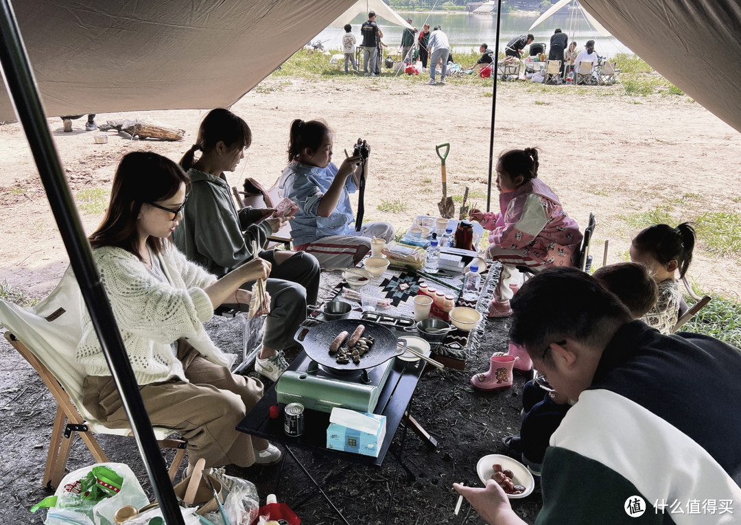 平时做饭已经够麻烦了，为啥露营还要折腾自己？