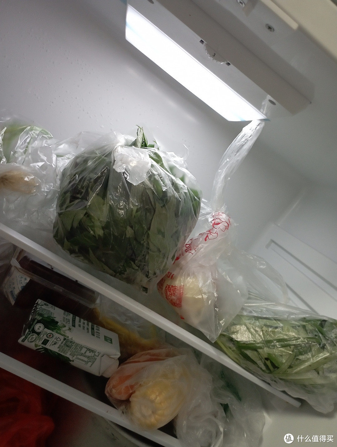 以下是关于家用双开门冰箱的分享