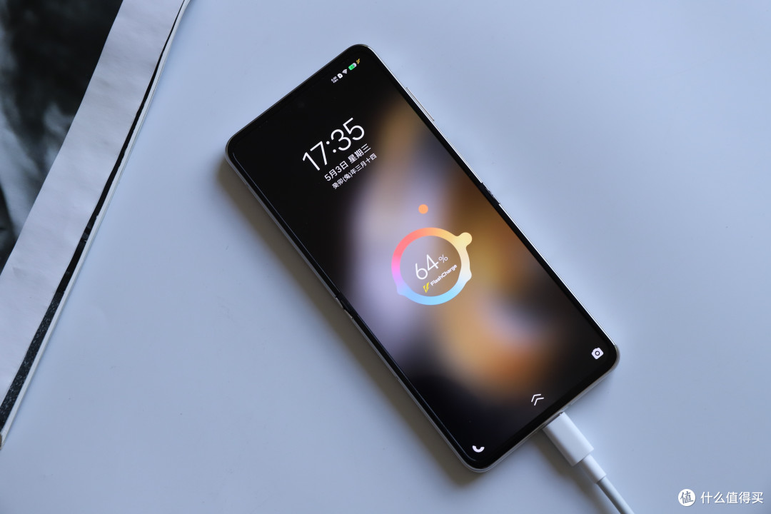 vivo X Flip评测:好看也好用,小折叠屏手机终于站起来了