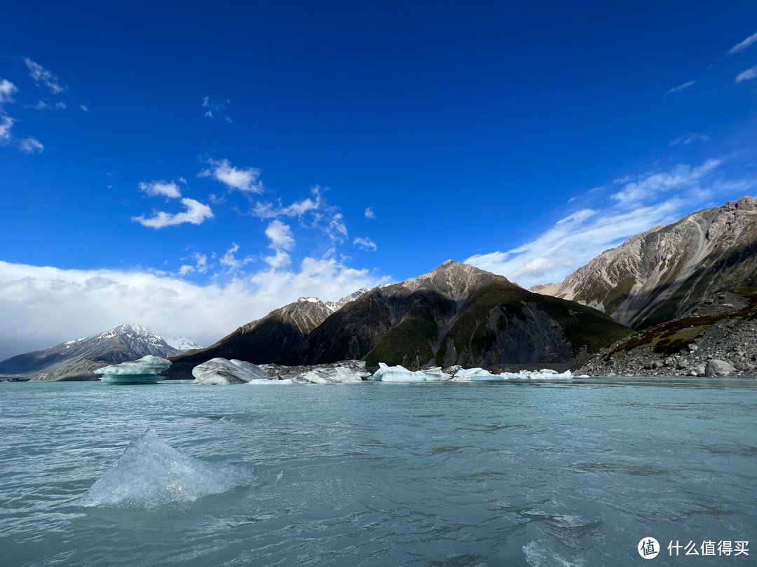 巨冰王国下的壮丽景观：探寻塔斯曼冰川